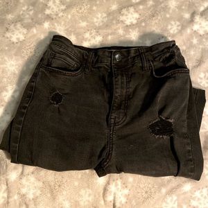 black ripped skinny jeans